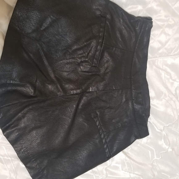 Minkpink faux leather short shorts - Picture 3 of 5